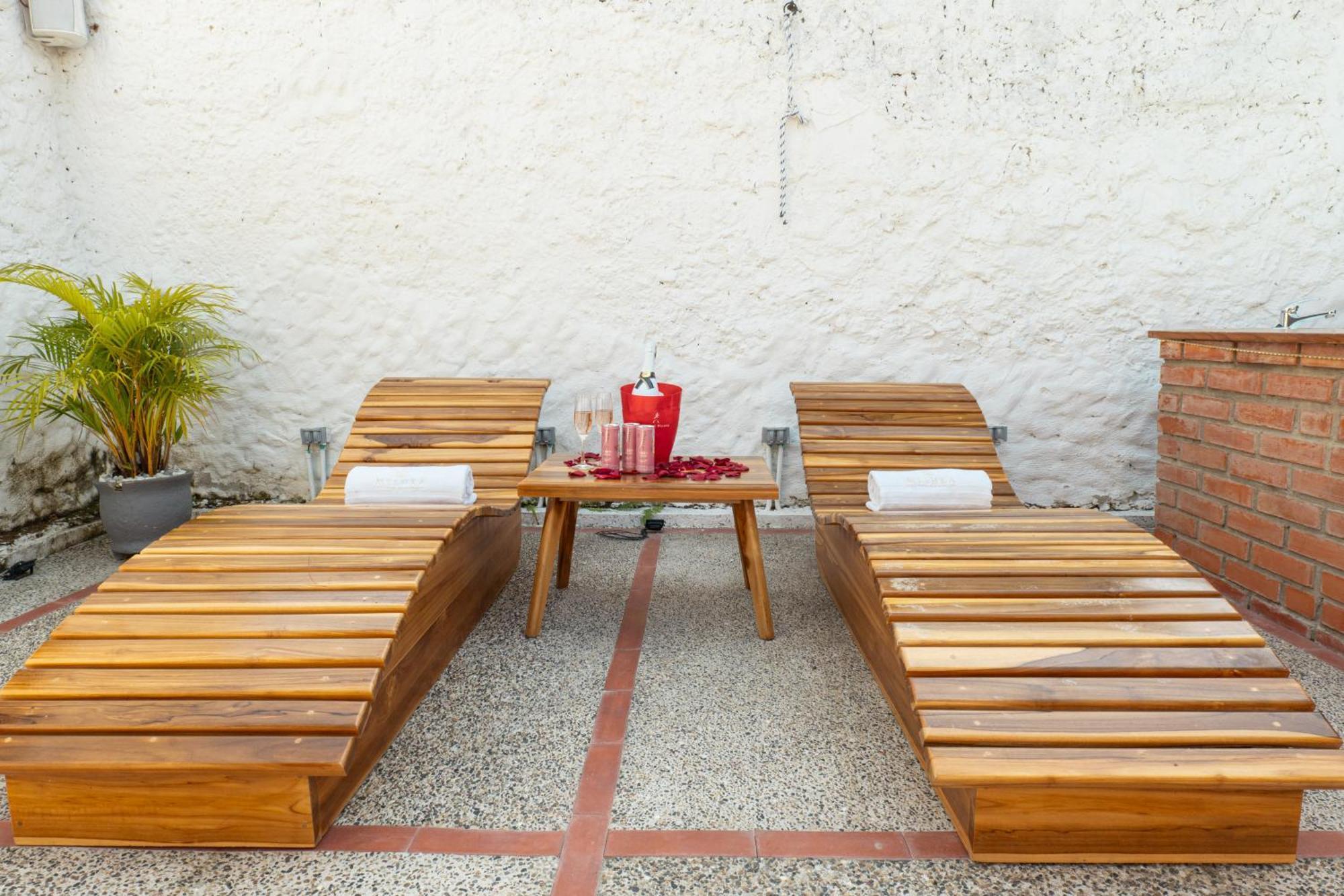 Mishka Boutique 102 Hotel *